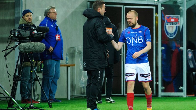 Grindheim går av banen for siste gang på Intility Arena (Foto: Digitalsport)