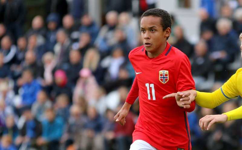 Fredrik Oppegård scora to mål på tre minutter for Norges G17-landslag (Foto: NFF)