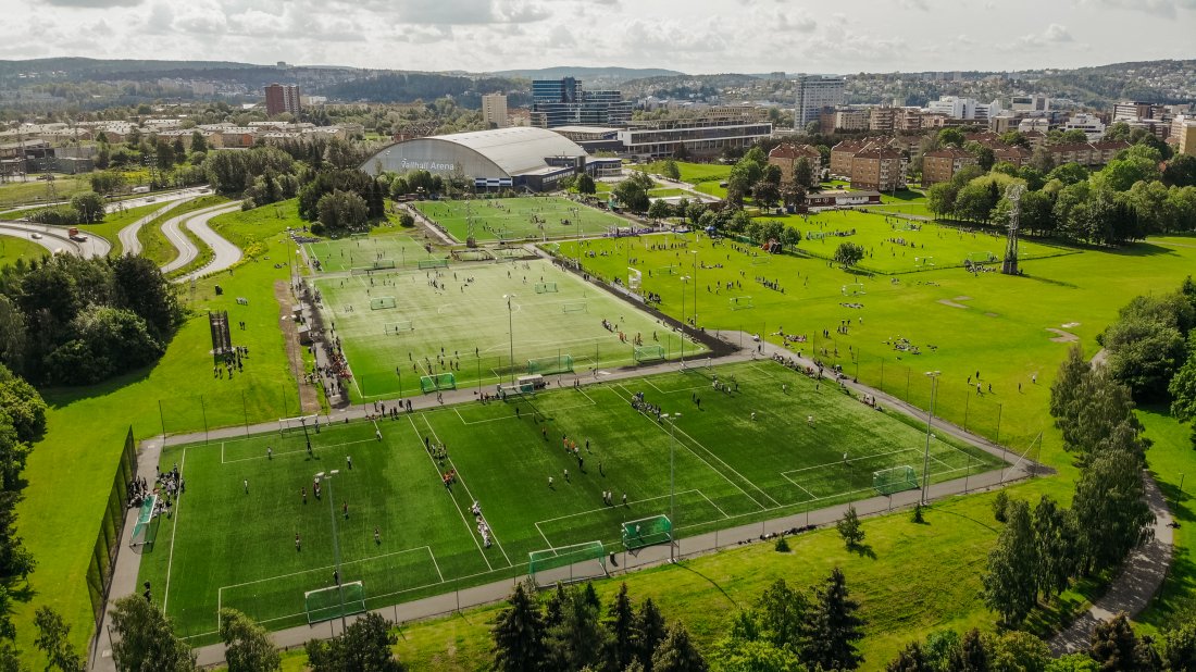 Fargerik Fotball drone