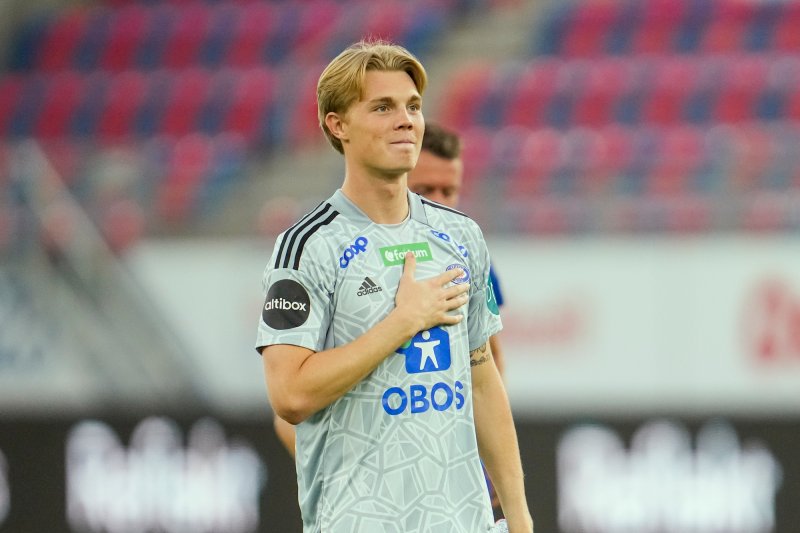 Oslo 20220629. Vålerengas målvakt Magnus Smelhus Sjøeng under NM-kampen i fotball mellom Vålerenga og Bodø/Glimt på Intility Arena.Foto: Beate Oma Dahle / NTB