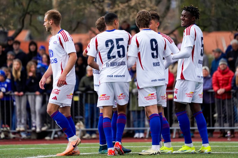 Vålerenga-jubel etter kampens tredje scoring (Foto: Cornelius Poppe / NTB)