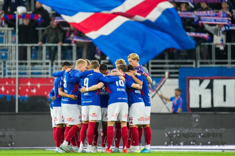 Gutta i kongeblått (Foto: Cornelius Poppe / NTB)