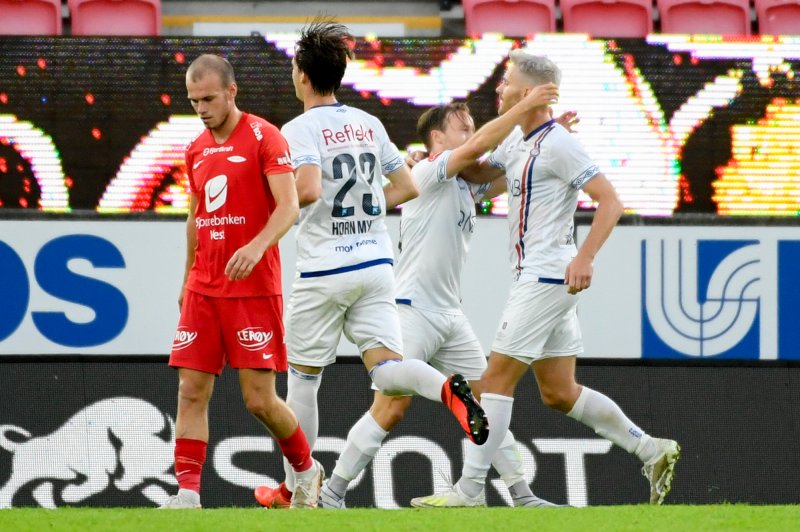 Bård Finne og Matthías Vilhjálmsson jubler for scoring (Foto: Marit Hommedal / NTB scanpix)