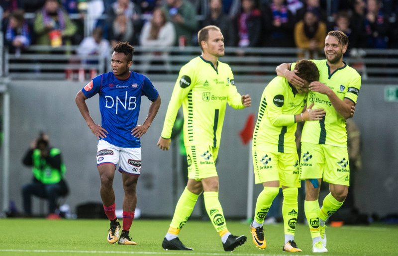 Ole Jørgen Halvorsen (til høyre) satte inn gjestenes andre scoring onsdag kveld (Foto: Digitalsport)