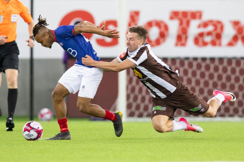 Det er mange som skal få slite med å henge på Chiddi i den nederlandske toppdivisjonen. Her fra årets første kamp mot Mjøndalen på Intility Arena (Foto: Audun Braastad / NTB scanpix)