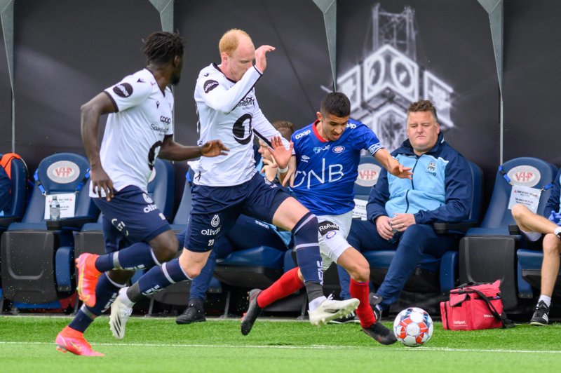 Osame Sahraoui på farten i søndagens eliteseriekamp (Foto: Morten Mitchell Larød / SPORTFOTO)