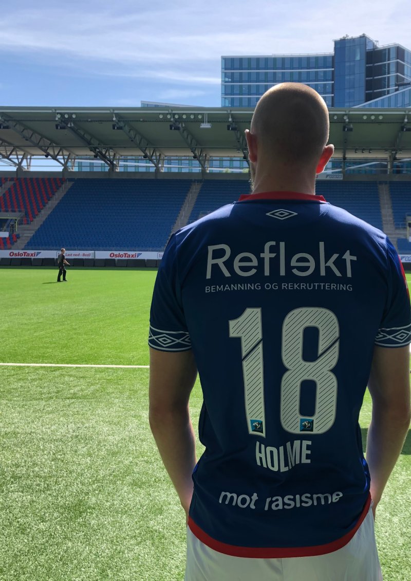 Fredrik Holmé skal spille med drakt nummer 18 (Foto: VIF Media)