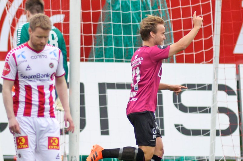 Bård Finne jubler for scoring mot Tromsø (Foto: Rune Stoltz Bertinussen / NTB scanpix)