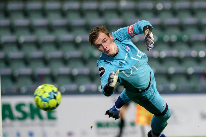 Klaesson måtte i aksjon flere ganger etter hvilen (Foto: Morten M. Larød/Sportfoto