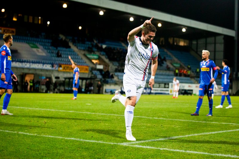 Kjartansson jubler for sin andre scoring for kvelden (Foto: Trond Reidar Teigen / NTB)