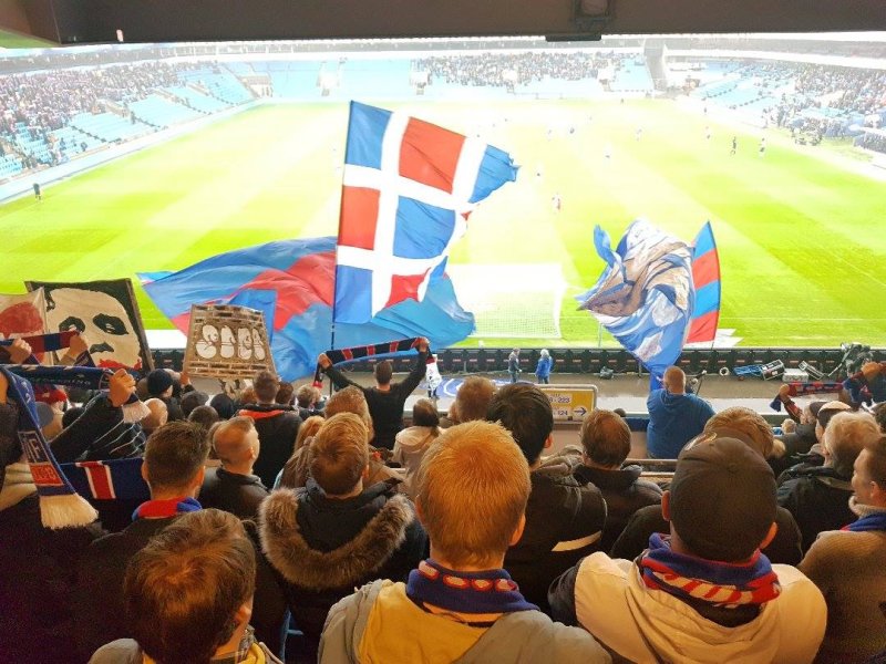 Supporterne på Bendit-tribunen hadde god sikt til kampens første scoring (Foto: Espen Bjørneseth)