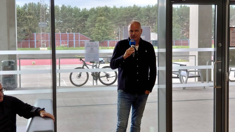 Dag-Eilev Fagermo talte til medlemmene på årets første fysiske møte (VIF Media)