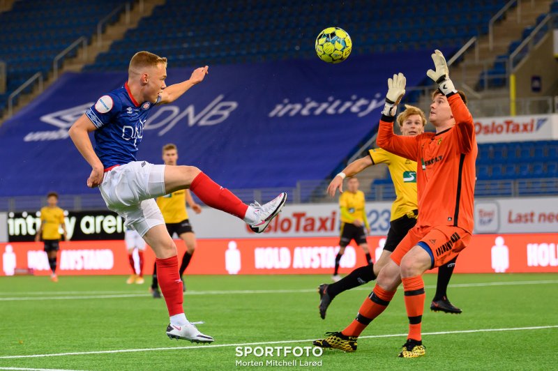 Lukas Håll i aksjon for Vålerenga 2 mot Moss (Foto: Morten Mitchell Larød / SPORTFOTO)