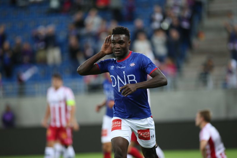 Peter Michael feirer sin tredje scoring for Vålerenga i 3-0-seieren over Tromsø i 2018 (Foto: Geir Olsen / NTB scanpix)