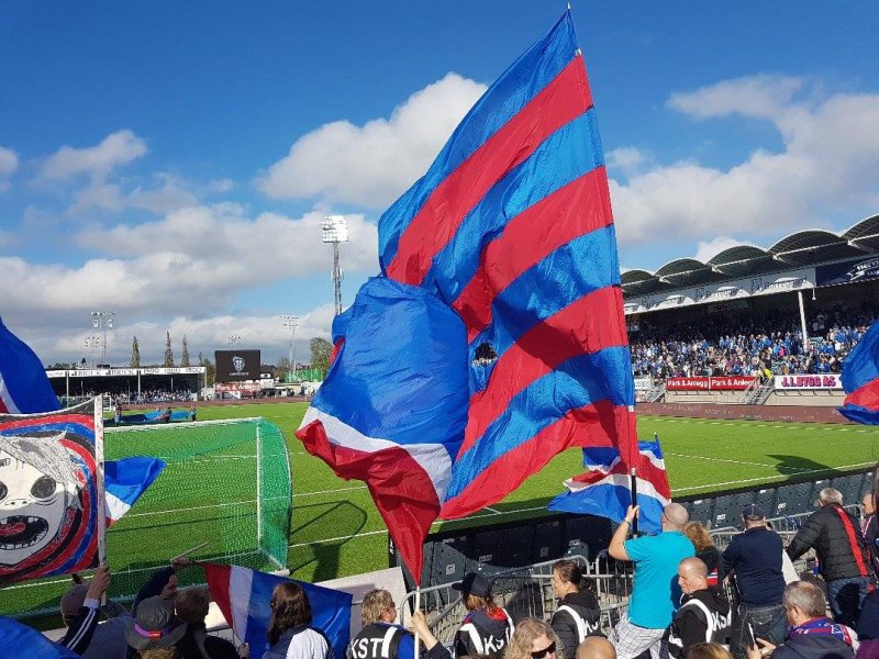 Gjengen som hadde tatt turen fra Oslo fikk dessverre ikke med seg poeng hjem igjen til hovedstaden (Foto: Espen Bjørneseth)