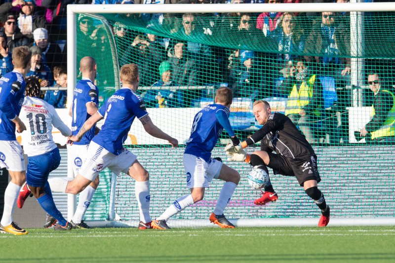 Sam Johnson kom til Vålerengas første sjanse i mandagens oppgjør mot S08 (Foto: Audun Braastad / NTB scanpix)