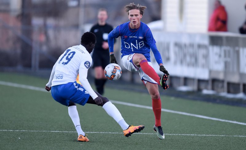 Grødem satte Norges første scoring etter 19 minutter mot Hviterussland. Her i aksjon for Vålerenga mot Sandefjord (Foto: Digitalsport)