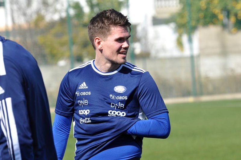 Kjartansson smiler bredt på treningsfeltet om dagen (Foto: Jørn H. Skjærpe)