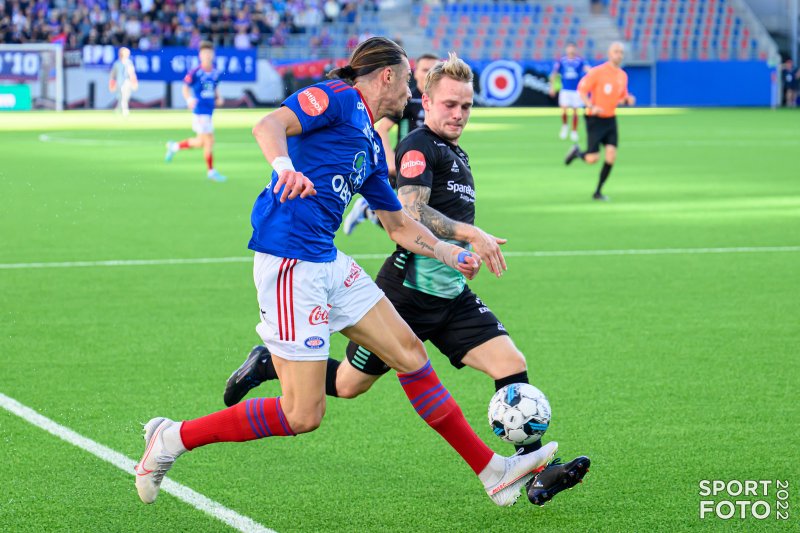 Amor Layouni gikk tidlig i dusjen og ble erstatta av Tobias Christensen (Foto: Morten Mitchell Larød / SPORTFOTO)