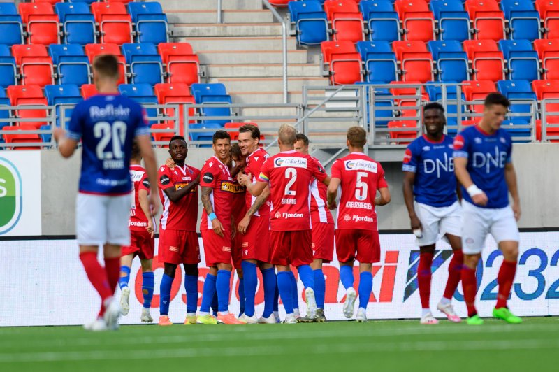 Sandefjord kunne juble allerede etter 11 minutter på Intility Arena (Foto: Morten Mitchell Larød / SPORTFOTO)