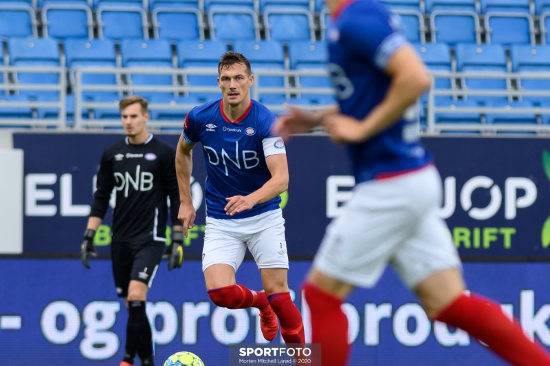 Johan Lædre Bjørdal i aksjon på Intility Arena (Foto: Morten Mitchell Larød / SPORTFOTO)