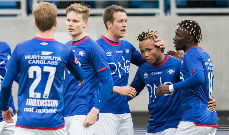 Chidera Ejuke satte inn 1-1 mot Strømsgodset (Foto: Berit Roald / NTB scanpix)