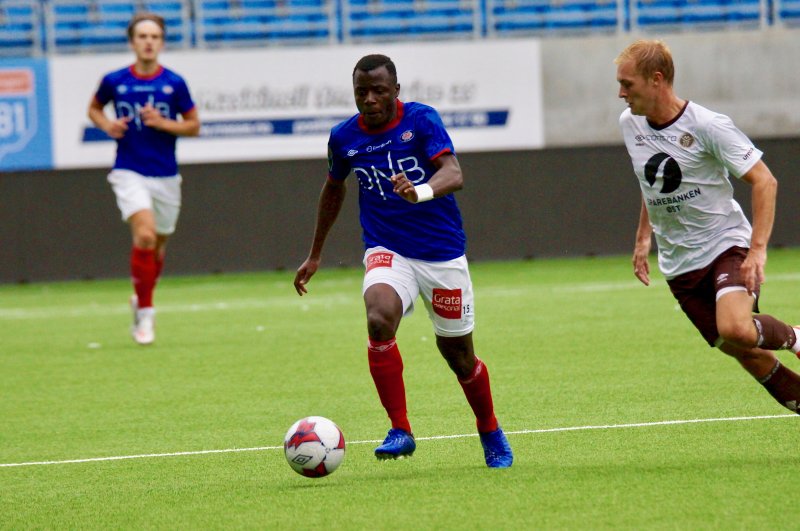 Ousmane Camara er skadefri og tilbake i Vålerenga-troppen (Foto: VIF Media)