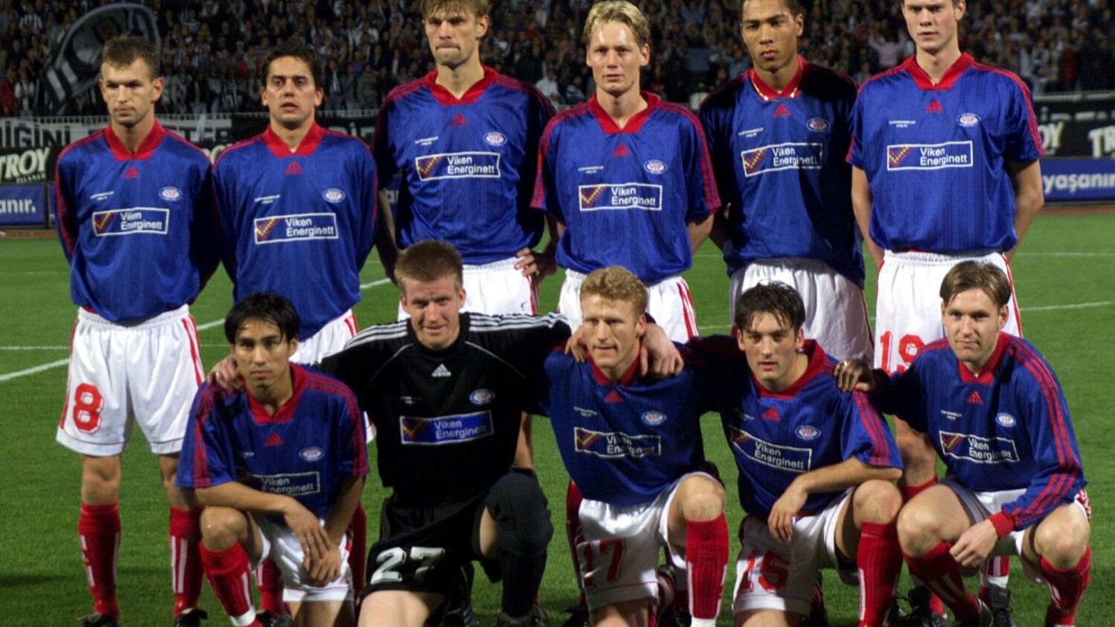 Bak f.v. Espen Haug, Dag Riisnæs, Fredrik Kjølner, Tom Henning Hovi, John Carew og Knut Henry Haraldsen. Foran f.v. Hai Ngoc Tran, Tore Krogstad, Bjørn Viljugrein, Joachim Walltin og Bjørn Arild Levernes.