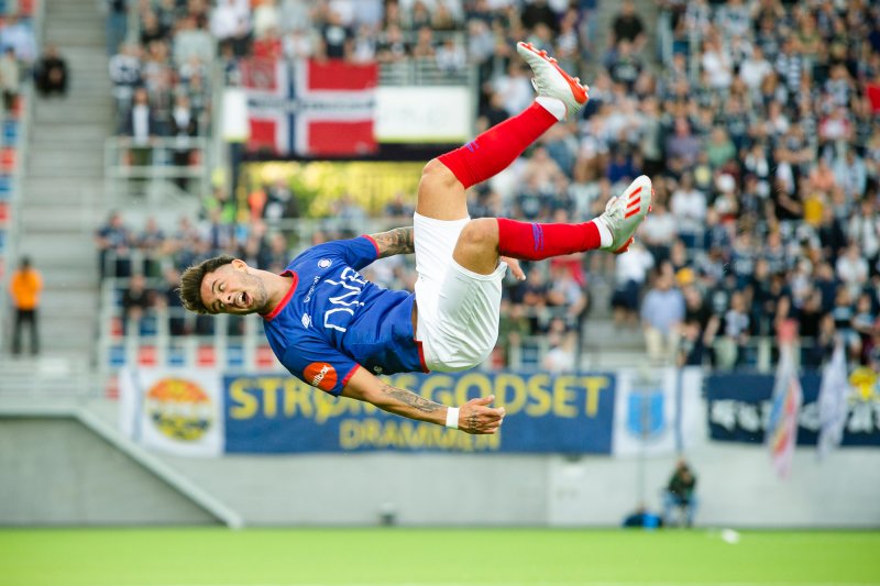 Aron Dønnum kunne juble for to scoringer i fredagens 6-0-seier. Her fra en tidligere kamp (Foto Pedro Lemos)