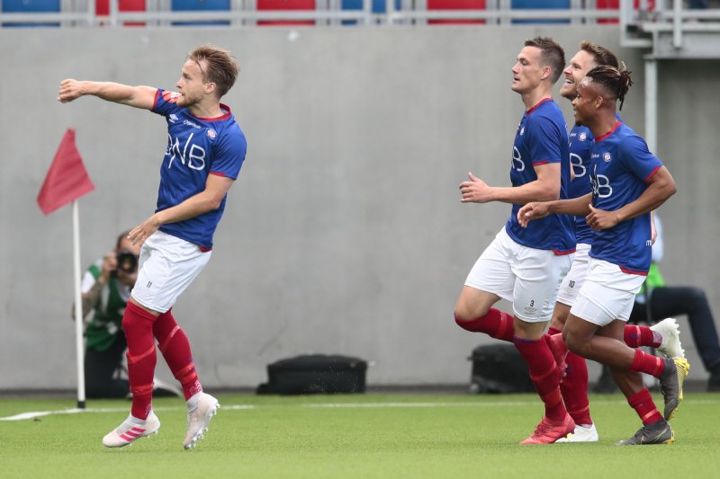 Finne og gutta feirer 3-0-scoringa i fredagens utklassing av Bodø/Glimt (Foto: Lise Åserud / NTB scanpix)