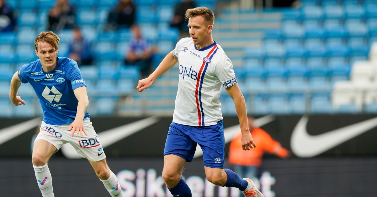 Bir chol porno tomosha qilayotgan yosh ayolni videoga oldi Yaoi sezgir pornograf soati