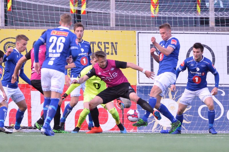 Vålerenga skapte flere gode muligheter på dødball i søndagens kamp mot Ranheim (Foto: Ned Alley / NTB scanpix)