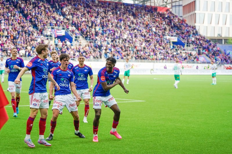 Jatta feirer 1-0 på Intility Arena (Foto: Lise Åserud / NTB)