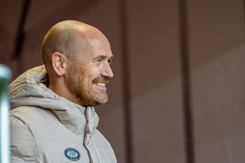 Daglig leder Svein Graff gleder seg over at Vålerenga nok en gang er i grønn sone (Foto: Kim Eriksen)