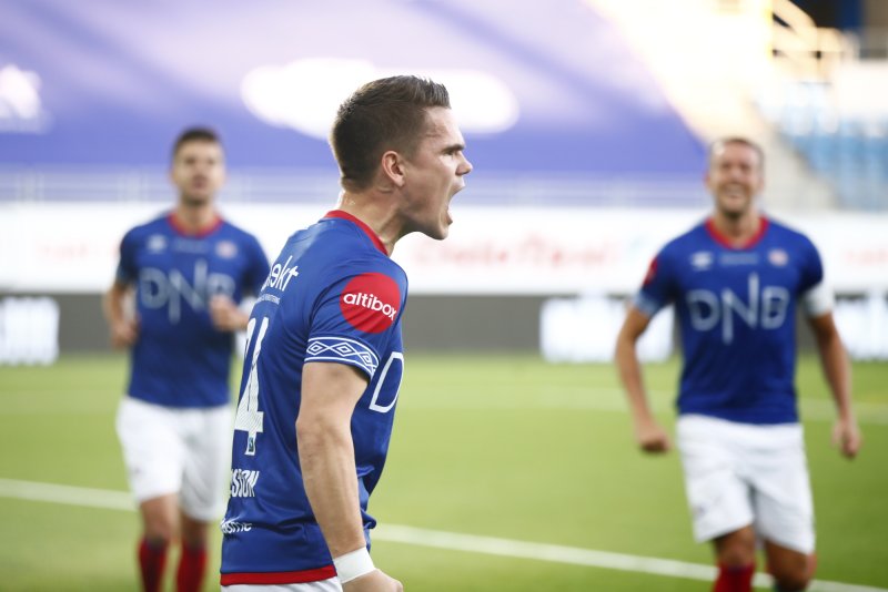 Kjartansson sendte Vålerenga i ledelsen i medaljekampen (Foto: Terje Pedersen / NTB)