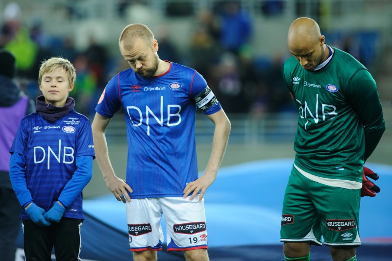 Christian Grindheim spilte sin siste hjemmekamp for Vålerenga i søndagens oppgjør mot Odd, og var tydelig preget før avspark (Foto: Digitalsport)