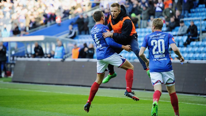 Ivan Näsberg og Tollås jubler for scoring nummer to (Foto: Digitalsport)