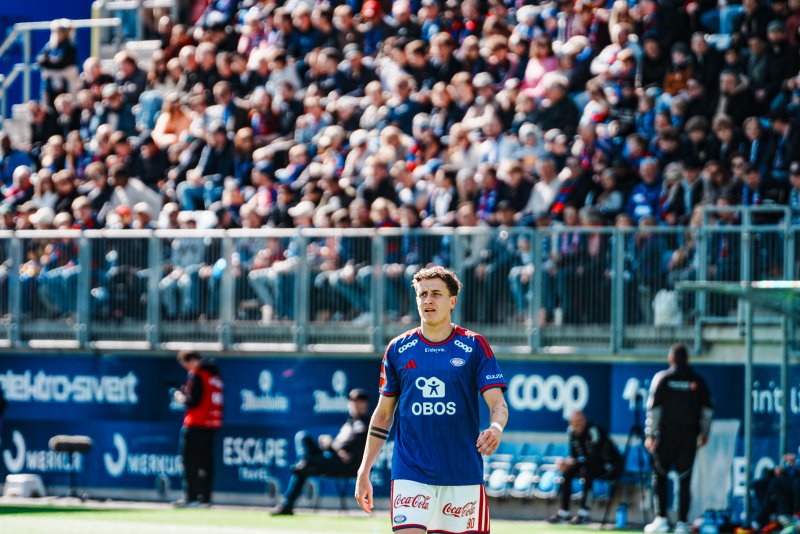 Innsida av Intility Arena har fått et løft med de nye skiltene fra Merkur Grafisk (Foto: Kim Eriksen)